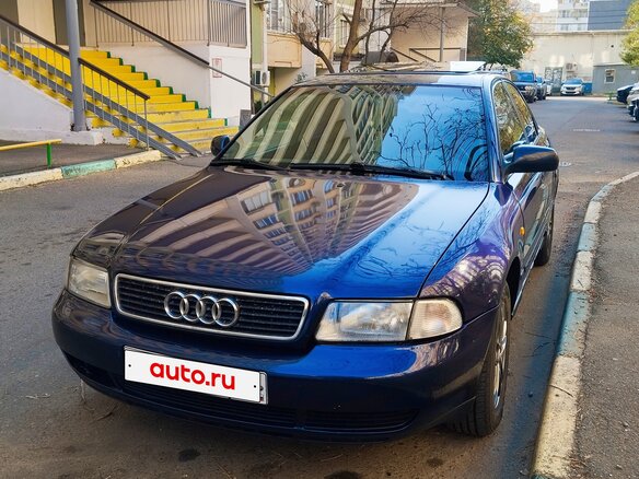1997 Audi A4 I (B5), синий, 300000 рублей - вид 1
