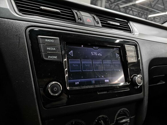 2019 Skoda Rapid I Рестайлинг, коричневый, 1300000 рублей - вид 14