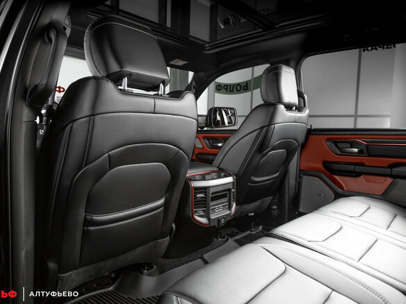 2025 Ram 1500 Crew Cab V Рестайлинг, чёрный - вид 7