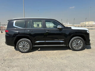 2026 Toyota Land Cruiser 300 Series, чёрный, 14395000 рублей, вид 3