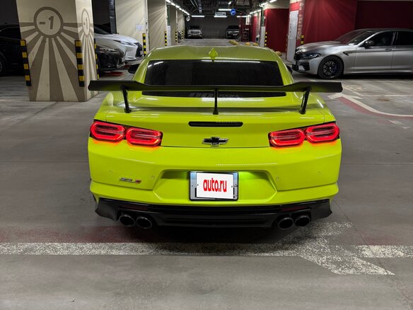 2019 Chevrolet Camaro ZL1 VI Рестайлинг, жёлтый, 6990000 рублей - вид 5