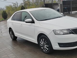 2018 Skoda Rapid I Рестайлинг, белый, 1000000 рублей, вид 2