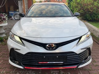 2021 Toyota Camry VIII (XV70) Рестайлинг, белый, 5500000 рублей, вид 1