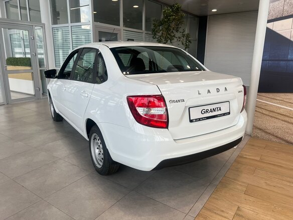 2025 Lada (ВАЗ) Granta I Рестайлинг, белый, 966000 рублей - вид 6