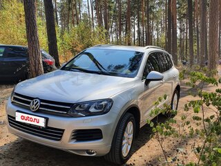 2014 Volkswagen Touareg II, серебристый, 2070000 рублей, вид 1