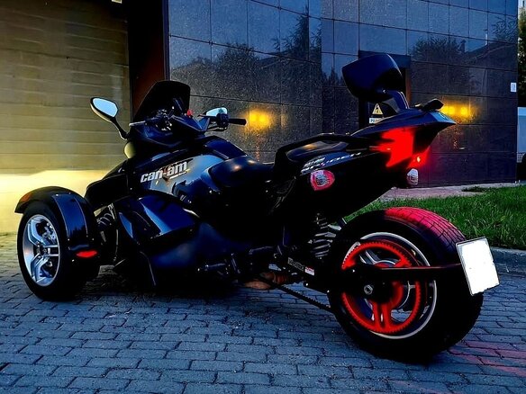 2008 BRP Can-Am Spyder, чёрный, 750000 рублей