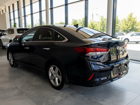 2018 Hyundai Sonata VII (LF) Рестайлинг, чёрный, 2300000 рублей, вид 4