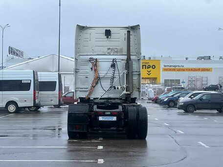 2003 Volvo VNL, белый, 1999999 рублей, вид 5