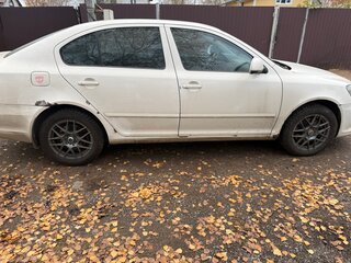 2013 Skoda Octavia II (A5) Рестайлинг, белый, 600000 рублей, вид 2