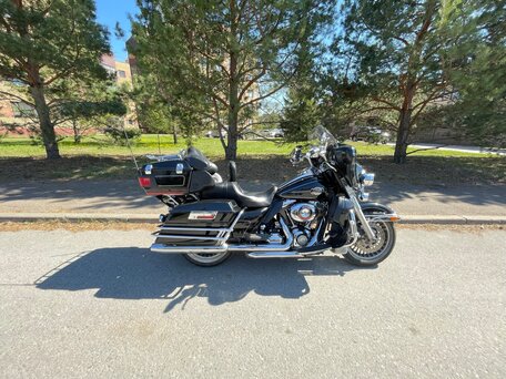2011 Harley-Davidson Electra Glide, чёрный, 1050000 рублей, вид 4