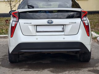 2016 Toyota Prius IV (XW50), белый, 1700000 рублей, вид 3