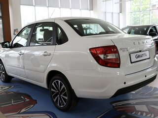 2026 Lada (ВАЗ) Granta I Рестайлинг, белый, 1324000 рублей, вид 5