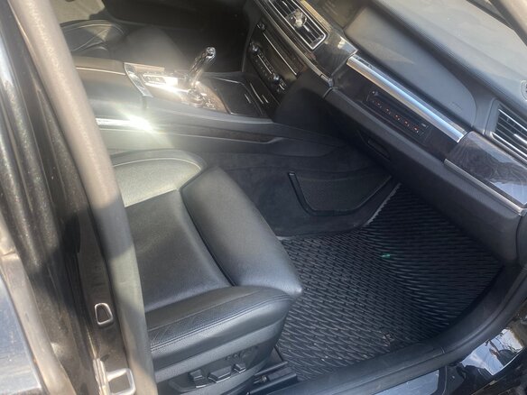 2011 BMW 7 серии Long 750Li xDrive V (F01/F02/F04), чёрный, 1400000 рублей - вид 13