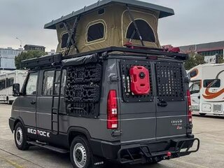 2023 Iveco Daily, серый, 5800000 рублей, вид 4