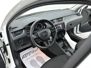 2018 Skoda Octavia III (A7) Рестайлинг, белый, 1475000 рублей, вид 5