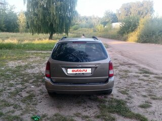 2004 Ford Focus I Рестайлинг (North America), золотистый, 250000 рублей, вид 4