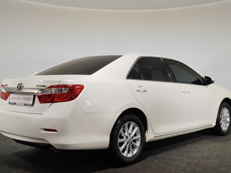 2014 Toyota Camry VII (XV50), белый, 1575000 рублей, вид 5