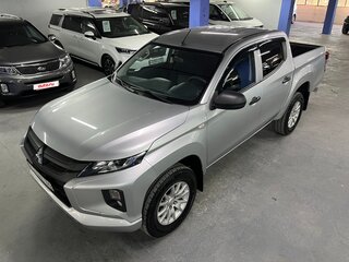 2019 Mitsubishi L200 V Рестайлинг, серебристый, 1965000 рублей, вид 2