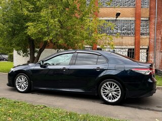 2018 Toyota Camry VIII (XV70), синий, 2850000 рублей, вид 4