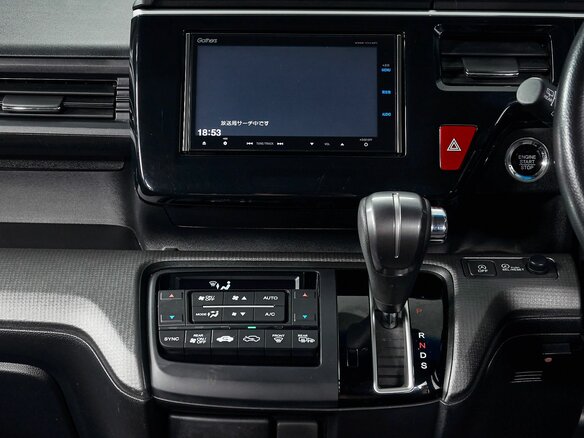 2015 Honda Stepwgn Spada V, белый, 1847000 рублей - вид 22