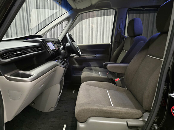 2016 Honda Stepwgn V, чёрный - вид 10