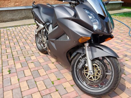2005 Honda VFR 800, серый, 410000 рублей, вид 5