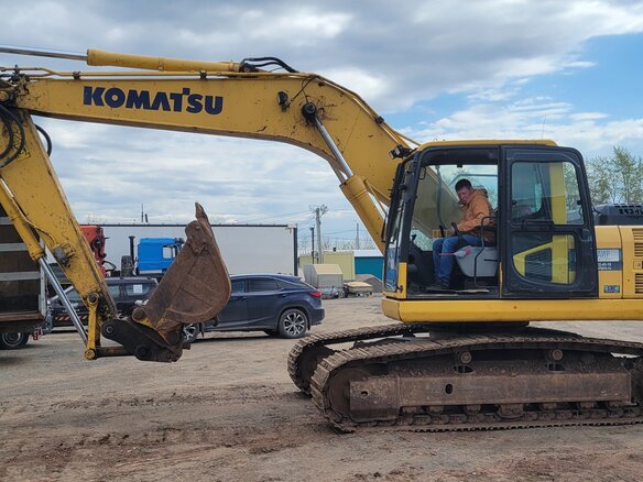 2017 Komatsu PC200-8, жёлтый, 5900000 рублей - вид 7