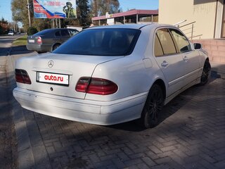 2001 Mercedes-Benz E-Класс 270 II (W210, S210) Рестайлинг, белый, 390000 рублей, вид 5
