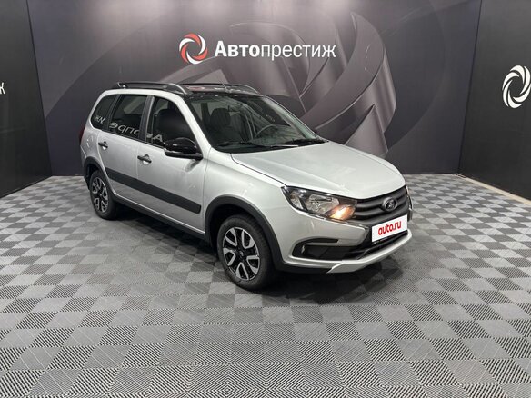 2026 Lada (ВАЗ) Granta Cross I Рестайлинг, серебристый - вид 2