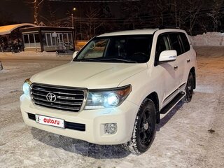 2014 Toyota Land Cruiser 200 Series Рестайлинг 1, белый, 3450000 рублей, вид 2