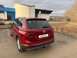2018 Volkswagen Tiguan II, пурпурный, 2400000 рублей, вид 3