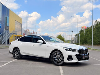 2025 BMW 5 серии 520i VIII (G60/G61/G68), белый, 7200000 рублей, вид 1