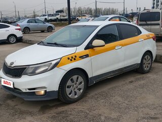 2015 Kia Rio III Рестайлинг, белый, 500000 рублей, вид 4