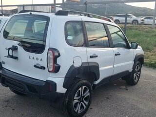2026 Lada (ВАЗ) Niva Travel I Рестайлинг, белый, 1717000 рублей, вид 3
