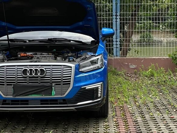 2019 Audi Q2 L e-tron I, синий, 1470000 рублей - вид 6