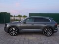 2020 Volkswagen Touareg III, серый, 5700000 рублей - вид 4