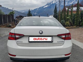 2018 Skoda Superb III, белый, 1390000 рублей, вид 3