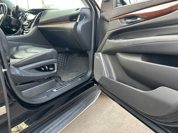 2020 Cadillac Escalade IV, чёрный, 5500000 рублей - вид 9
