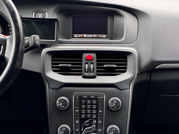 2013 Volvo V40 Cross Country I, чёрный, 1299000 рублей - вид 21