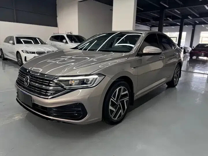 Открыть фотографии: Volkswagen Sagitar III Рестайлинг