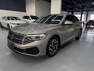 2023 Volkswagen Sagitar III Рестайлинг, золотистый, 1560000 рублей, вид 1
