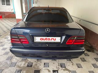 1999 Mercedes-Benz E-Класс 220 II (W210, S210) Рестайлинг, синий, 750000 рублей, вид 2