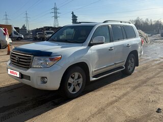 2013 Toyota Land Cruiser 200 Series Рестайлинг 1, белый, 3100000 рублей, вид 1