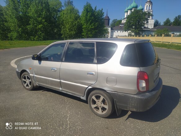 2002 Kia Carens I, белый, 300000 рублей - вид 2