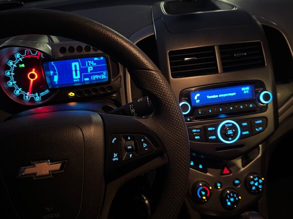 2014 Chevrolet Aveo II, чёрный, 1090000 рублей - вид 12