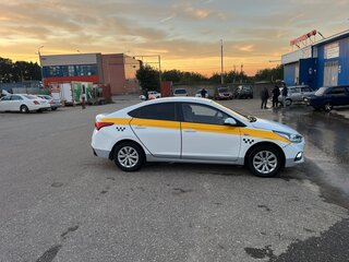 2018 Hyundai Solaris II, белый, 900000 рублей, вид 2