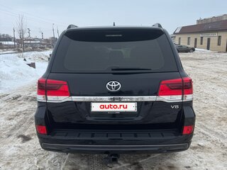 2017 Toyota Land Cruiser 200 Series Рестайлинг 2, чёрный, 6500000 рублей, вид 5