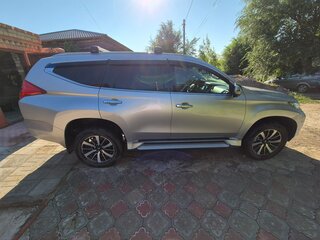 2017 Mitsubishi Pajero Sport III, серебристый, 2800000 рублей, вид 2