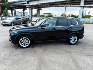 2021 BMW X5 30d IV (G05/G18), чёрный, 6900000 рублей, вид 2