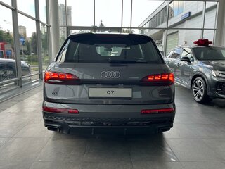 2025 Audi Q7 50 TDI II (4M) Рестайлинг 2, серый, 13800000 рублей, вид 5